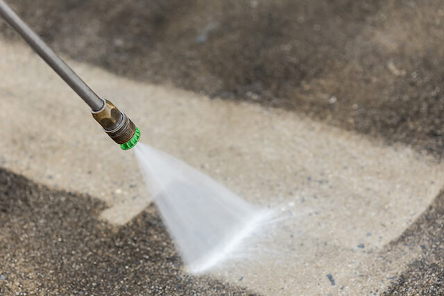 parking lot pressure washing in lakeland